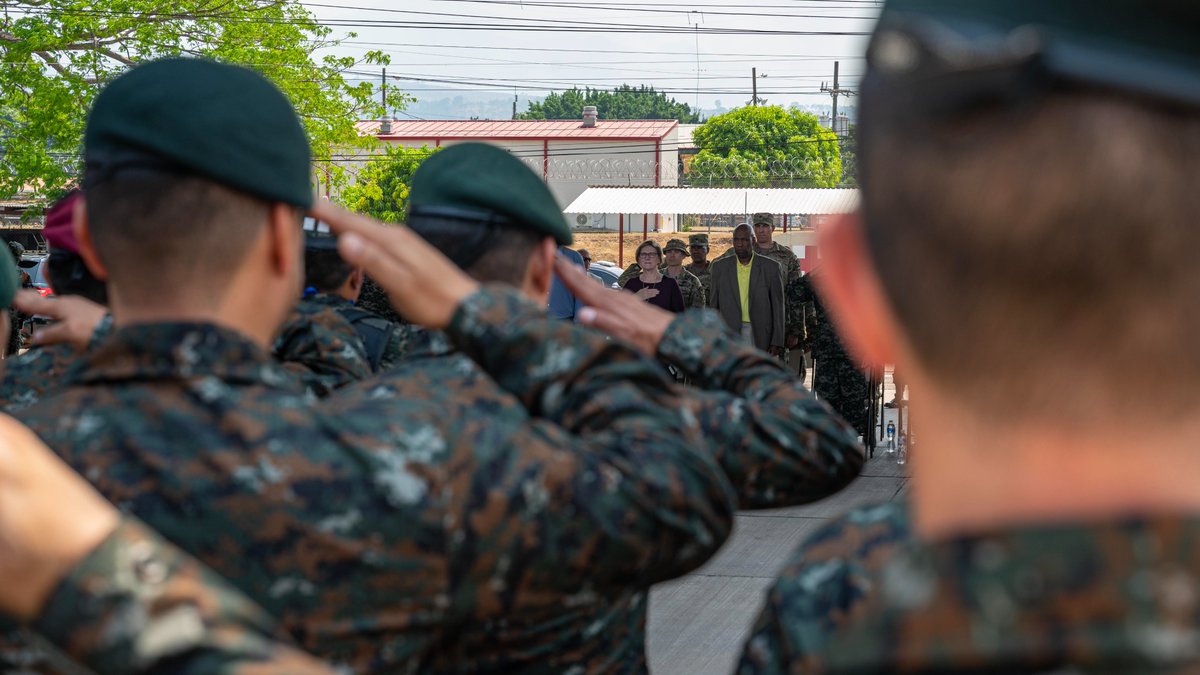 ¡Me enorgullece el compromiso de @Southcom al reunir a los líderes militares regionales en apoyo de objetivos compartidos! Ejercicios como el CENTAM Guardian 2024 demuestran la voluntad de Honduras de ser líder en la seguridad regional.