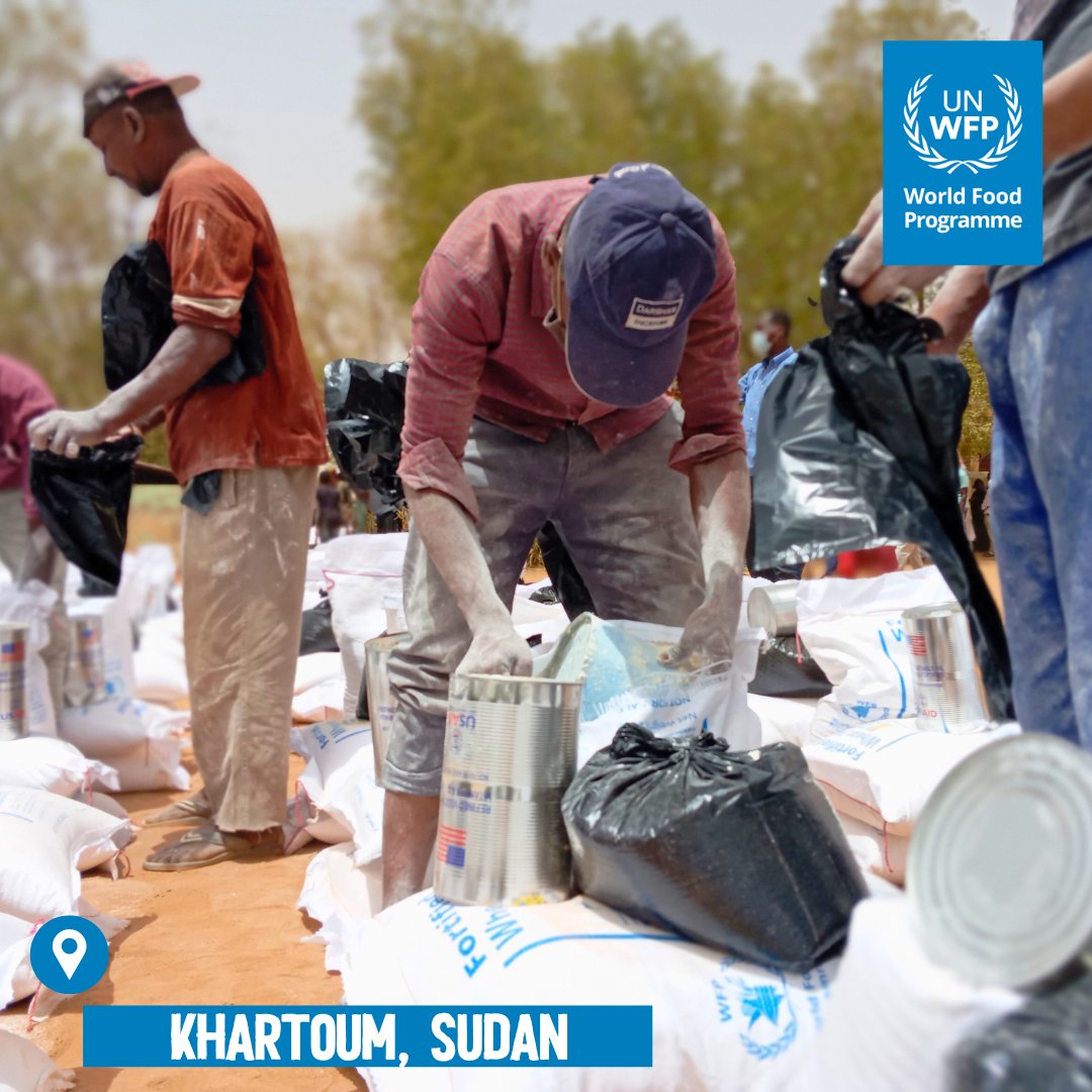 📍#SUDAN: @WFP provided emergency food assistance to 50,000+ people in Karari, Khartoum State These are the first food distributions to reach the capital area since last December 📢Unfettered access to conflict hotspots is urgently needed to prevent a hunger catastrophe