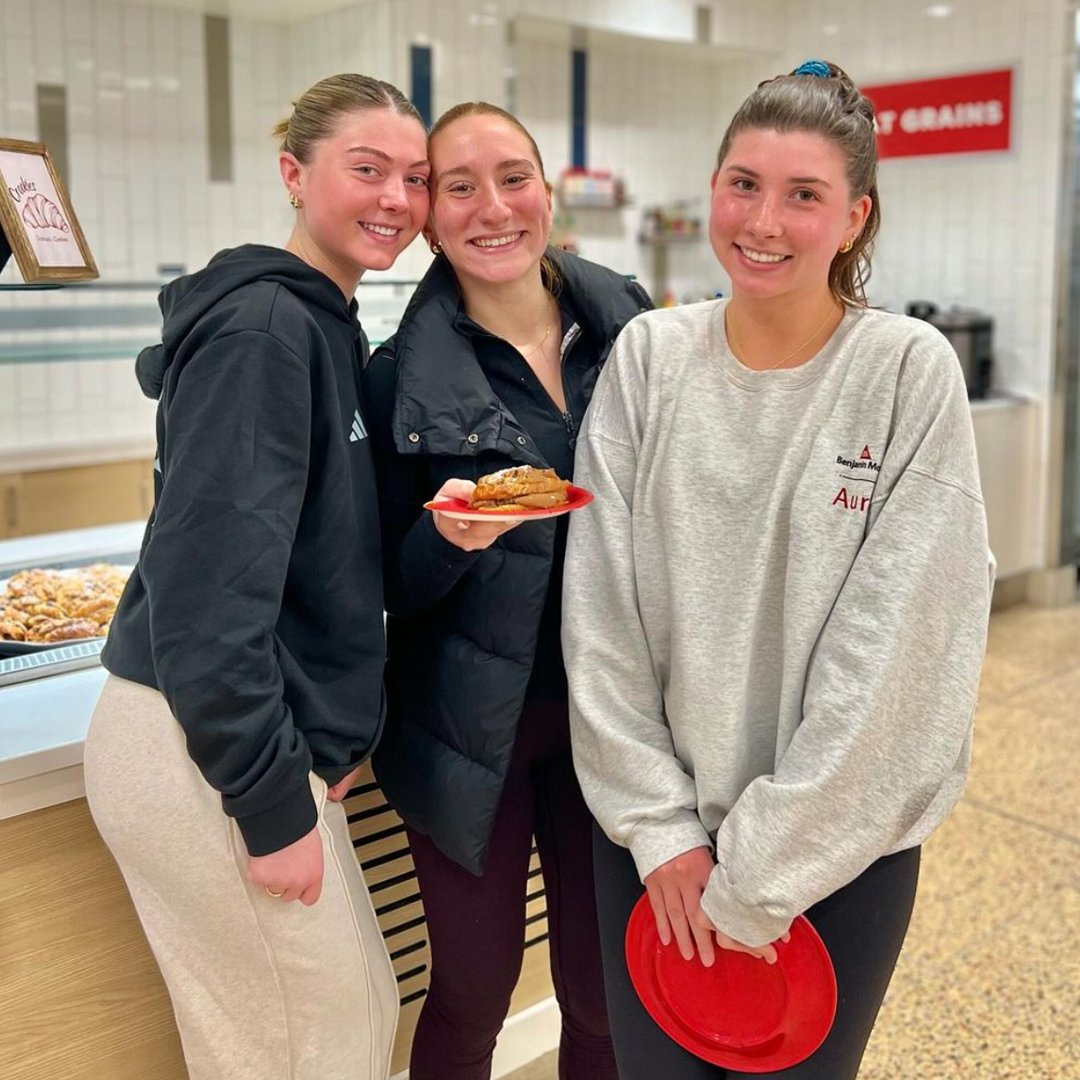 Two words. Cookie. Croissants. Shoutout to the Stags Hospitality Collegiate Hospitality team for hosting a trendy and tasty event for students!