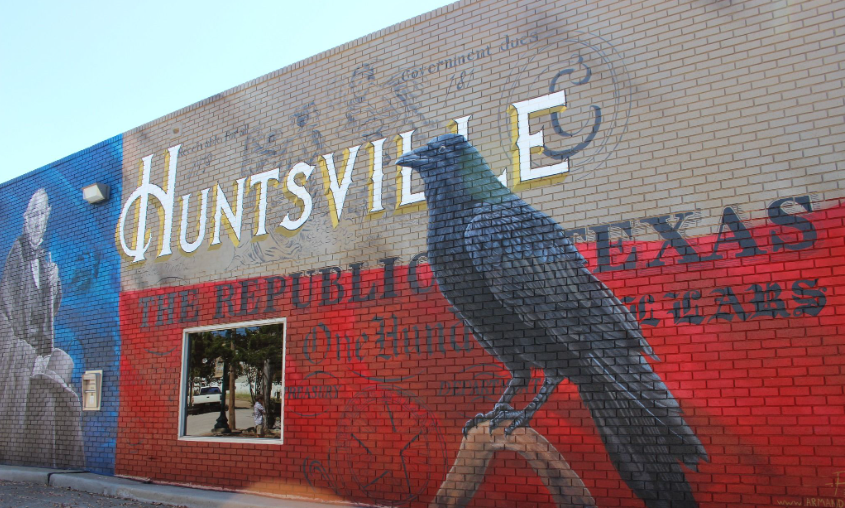 Go2HuntsvilleTX's tweet photo. Come and explore the vibrant cultural district in downtown Huntsville to admire the stunning murals! #HuntsvilleTX #Huntsville #PureTexas https://t.co/hQFBUR7IDj