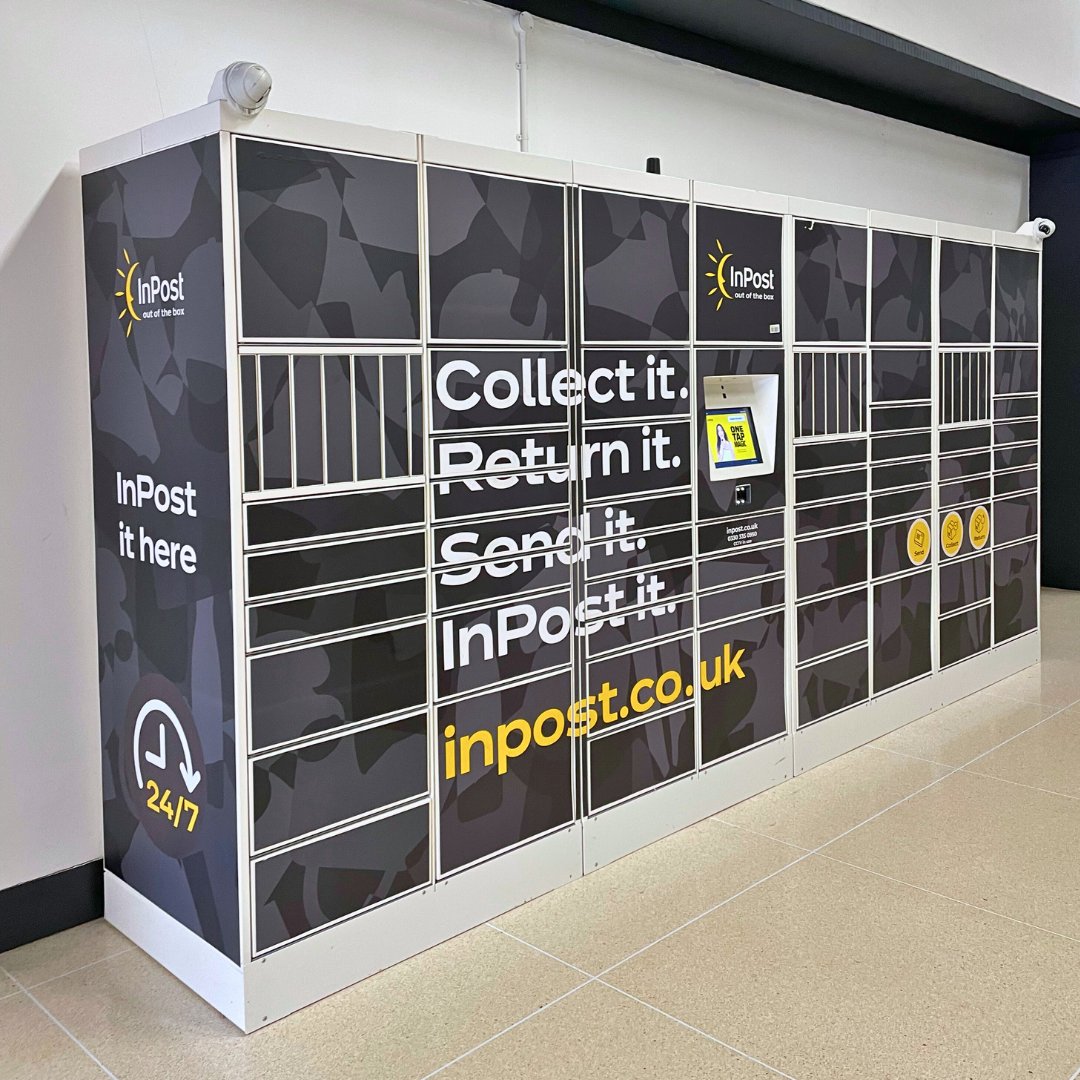 Don't forget to spring clean your wardrobe, whether you're buying or selling clothes online, InPost is an affordable way to post your package! 📦 📍 First floor next to Jelly. #RdgUK #BroadStreetMall #Shopping #Postage #Vinted #Clothes
