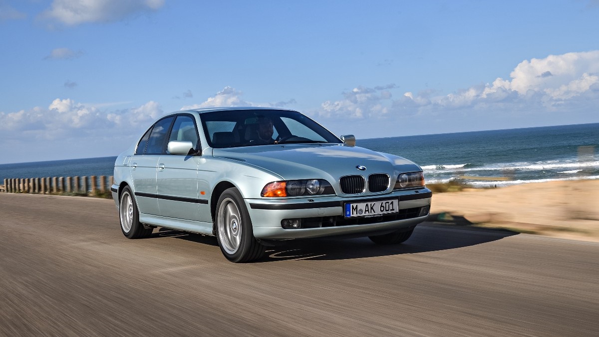 The best of the beach, wherever you are. The BMW 5 Series (E39).

#BMWClassic #BMW #youngtimer