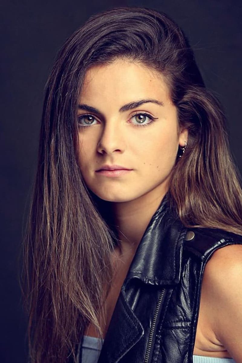 ¡DIFÍCIL! 😱
¿Con cuál de estas nuevas promesas de la música te quedas?
🔄 JUANJO BONA 
❤️ LUCÍA DE LA PUERTA