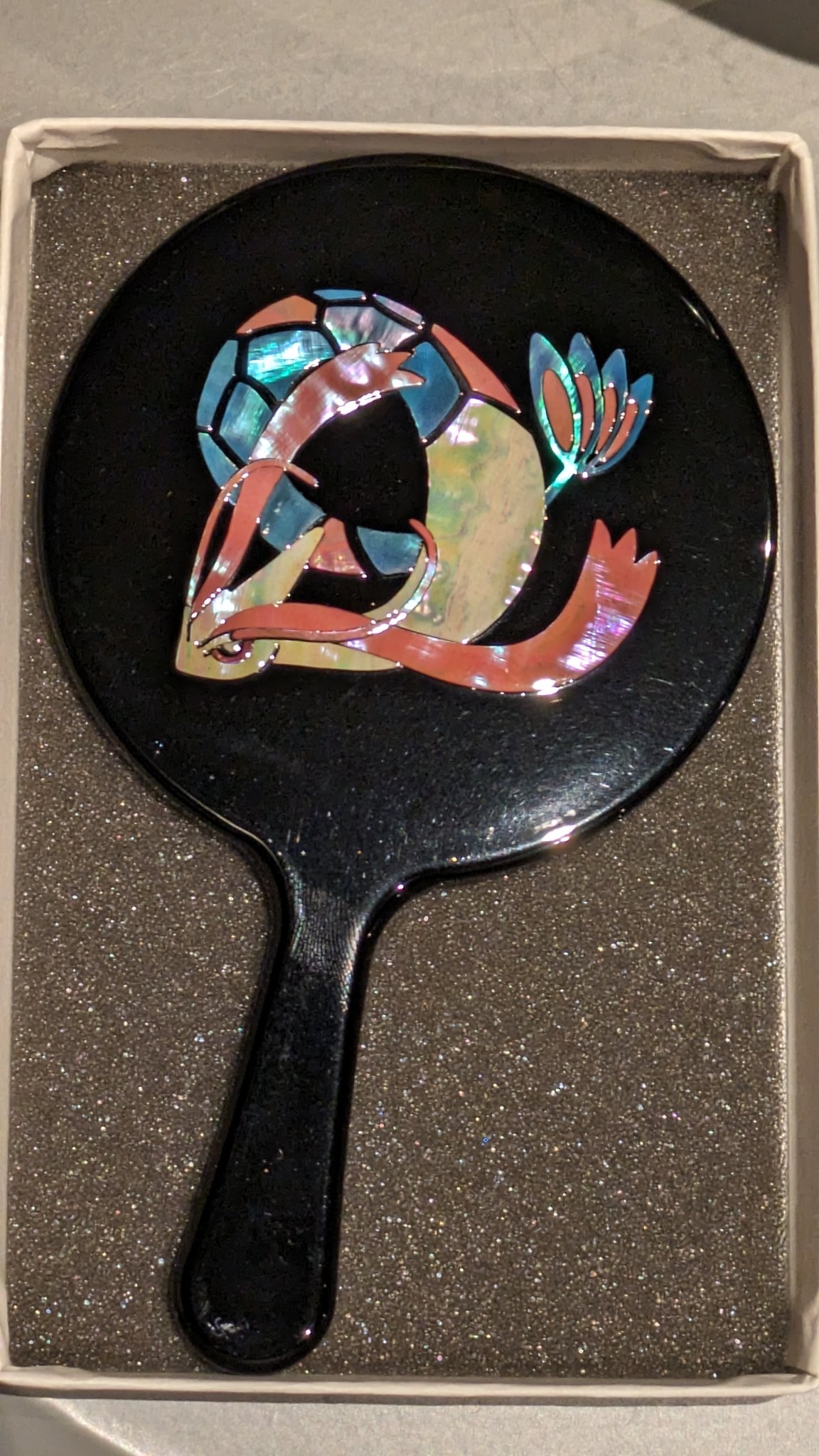 ポケモンセンター金沢　手鏡　高岡漆器 漆器 螺鈿 手鏡 ミロカロス ポケモンセンターカナザワ