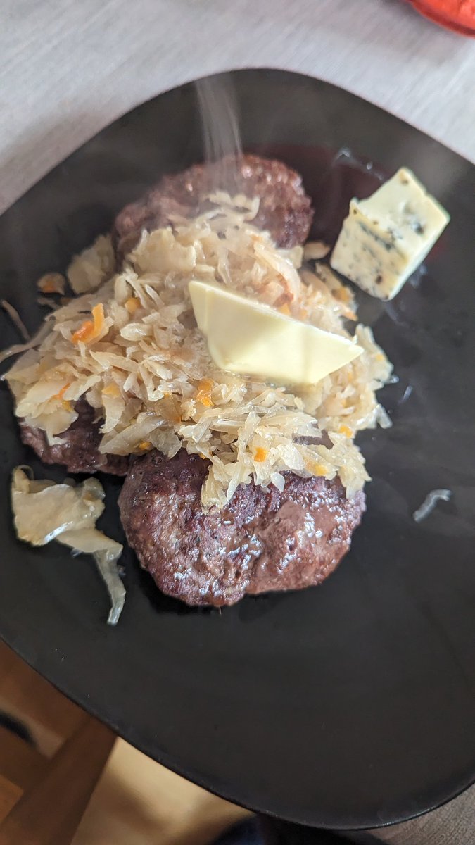 All the goodness for OMAD. ✅Red meat for essential nutrients ✅Sauerkraut for health gut and good bacteria ✅Butter for Vit A, E and K2 ✅ Gorgonzola for B2, 6 and B12 ✅All washed down with some natural yoghurt for even more good 🦠🦠 👊🏼 #keto #ketodiet #fermented #cheese