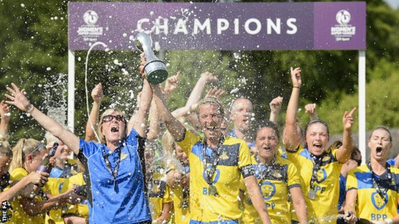 BarclaysWSL2's tweet photo. The 2017/18 Champions were @donnybelles 🌟🏆

#BarclaysWC https://t.co/Be2jYXg2kt