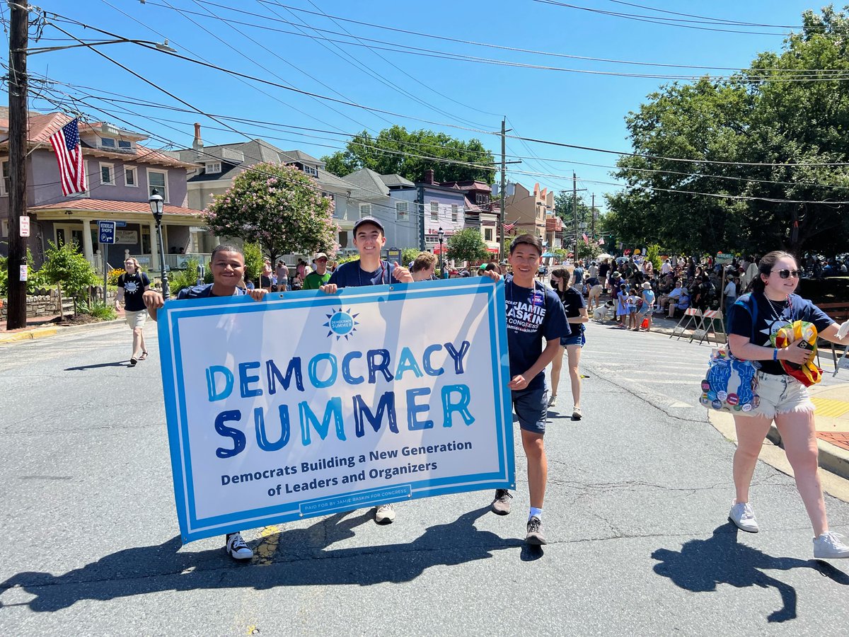 Democracy Summer is preparing the next generation of talented young organizers with the skills and ideas needed to sustain a lifetime of political engagement. April 12th is our priority deadline—don’t forget to apply today! democracy-summer.breezy.hr