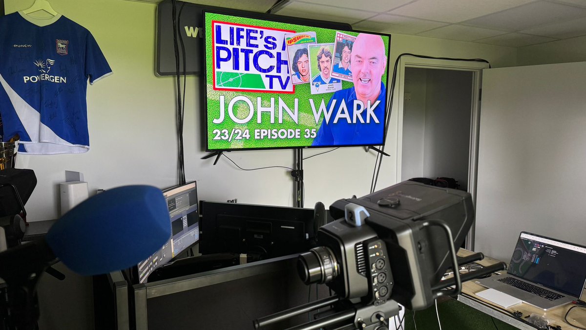 All set for tonight’s @lifesapitchtv with @IpswichTown legend John Wark #ITFC