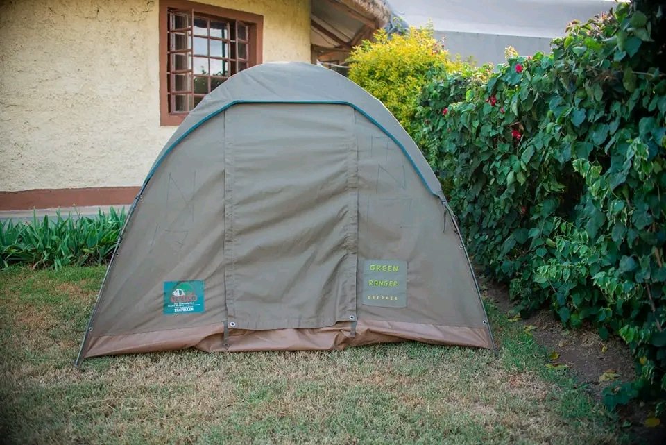 Mekatili_KE's tweet photo. Wale wako sawa na card game fom ya wikendi ni @Lalanasilodge . Overland truck na Green Ranger Safaris ikiwa ma mafuta na gas ya @TotalEnergiesKE ndio kusema. Kosa uchekwe.
#eTims #Mediamax #abelmutua #Murkomen https://t.co/qPtrpMJSMD