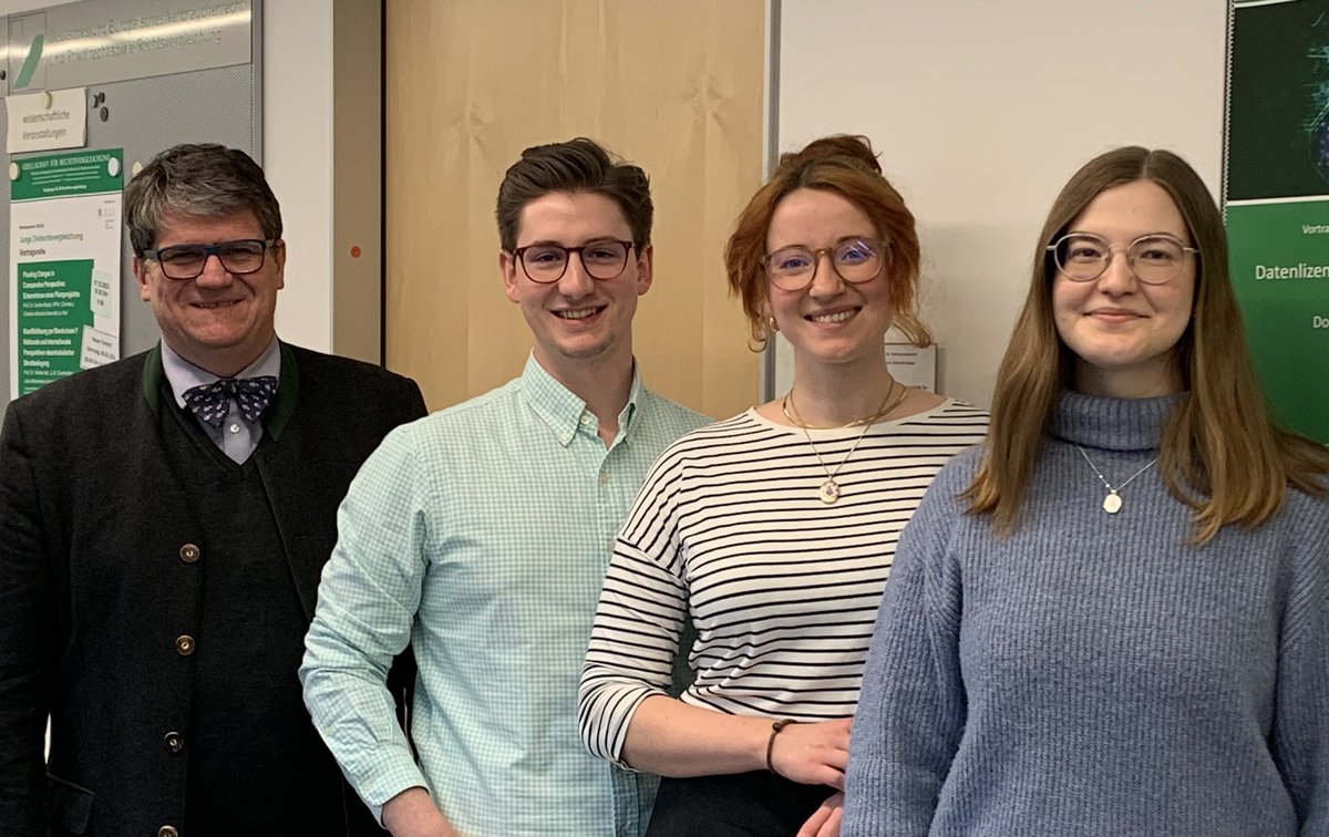 MSKBayreuth's tweet photo. Auf geht’s! Unser neues Team Wissenschaft!
#Verbraucherrecht #Privatrecht #Rechtsvergleichung #Dauerverträge #Digitalisierung #Nachhaltigkeit #TwinTransformation
#Neustart #bestesTeam https://t.co/ieduKx28Yx