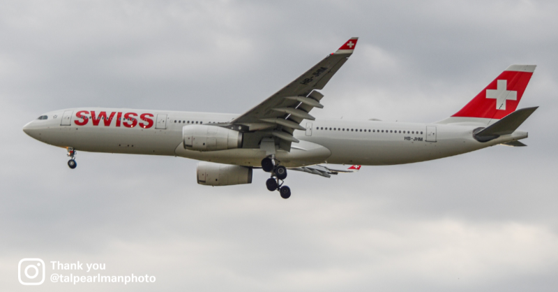 FlySWISS tweet picture