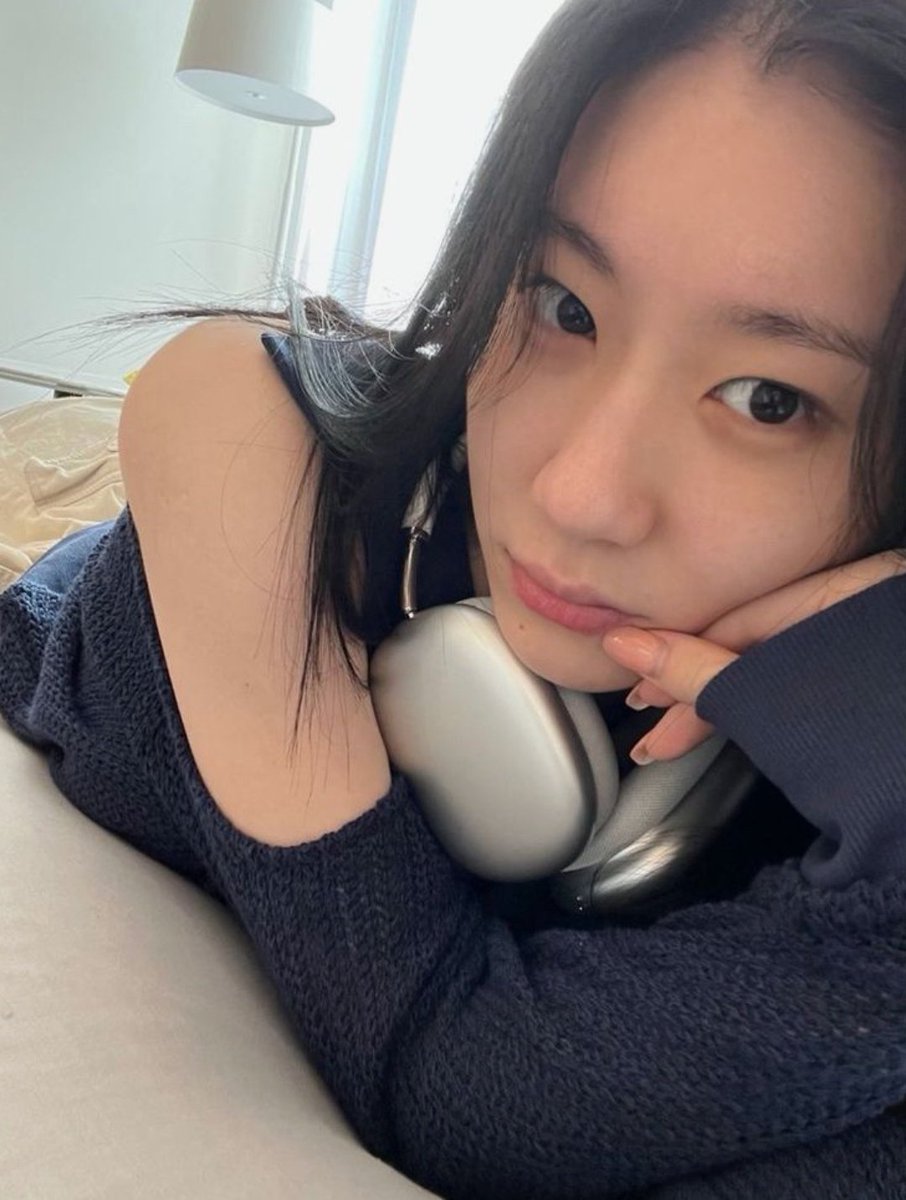 ﾐ (@chaeryeongselca) on Twitter photo 