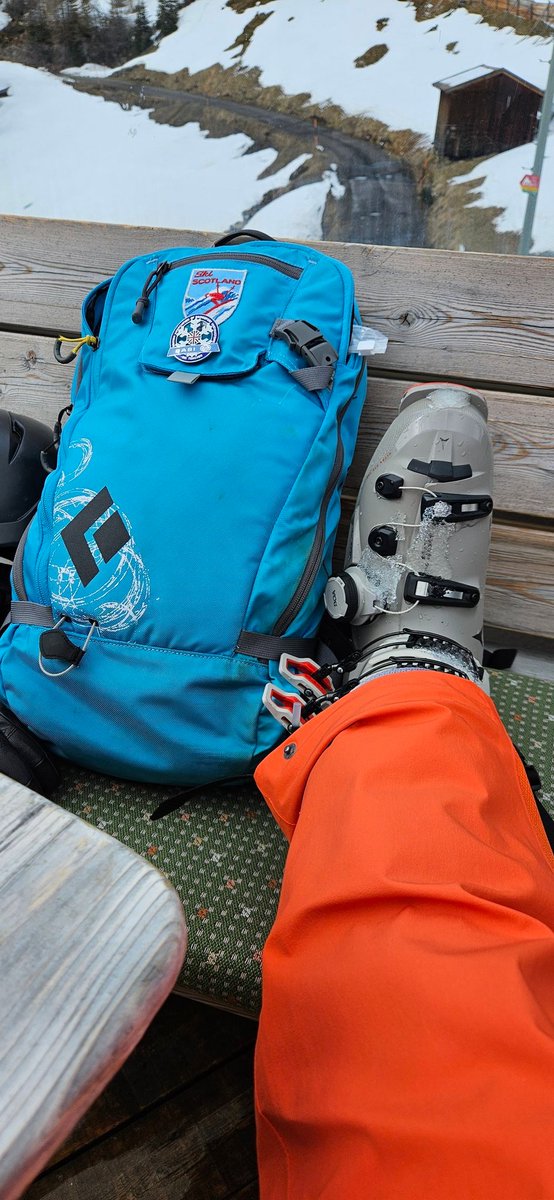 @ellisbrigham Glasgow great job sorting me out with these ace @atomicski Hawx Ultra XTD BOA. Super functionality. Amazing performance for the weight. A lot of interest in them from the local ski technicians here in #soelden #austria, who all ask where I got them!