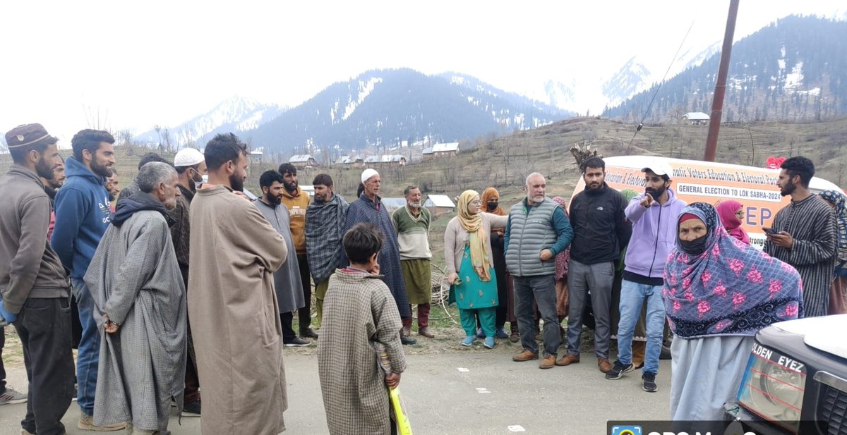 'Engaging with the locals/ST community, #SVEEPTeamKulgam conducted a vital #SVEEP activity at Kutamarg in D.H.Pora Assembly constituency. Let's remember, every vote counts! @ceo_UTJK @ECISVEEP @diprjk @AtharAamirKhan @ddnewsSrinagar #ElectionAwareness'