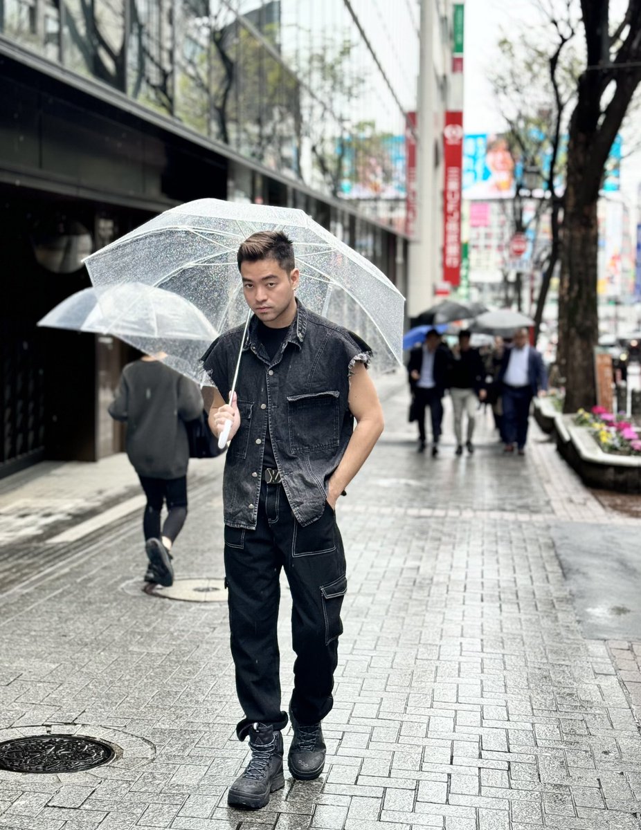 Gloomy in Tokyo but just grab your umbrella and you're good to go. 👌🏻
.
.
.
.
.
.
#japan #japantravel #japantrip #travel #tokyo #travelphotography #visitjapan #photo #kyoto #japanese #traveljapan #of #explorejapan #insta #travelgram #photography #japanphoto #japanphotography