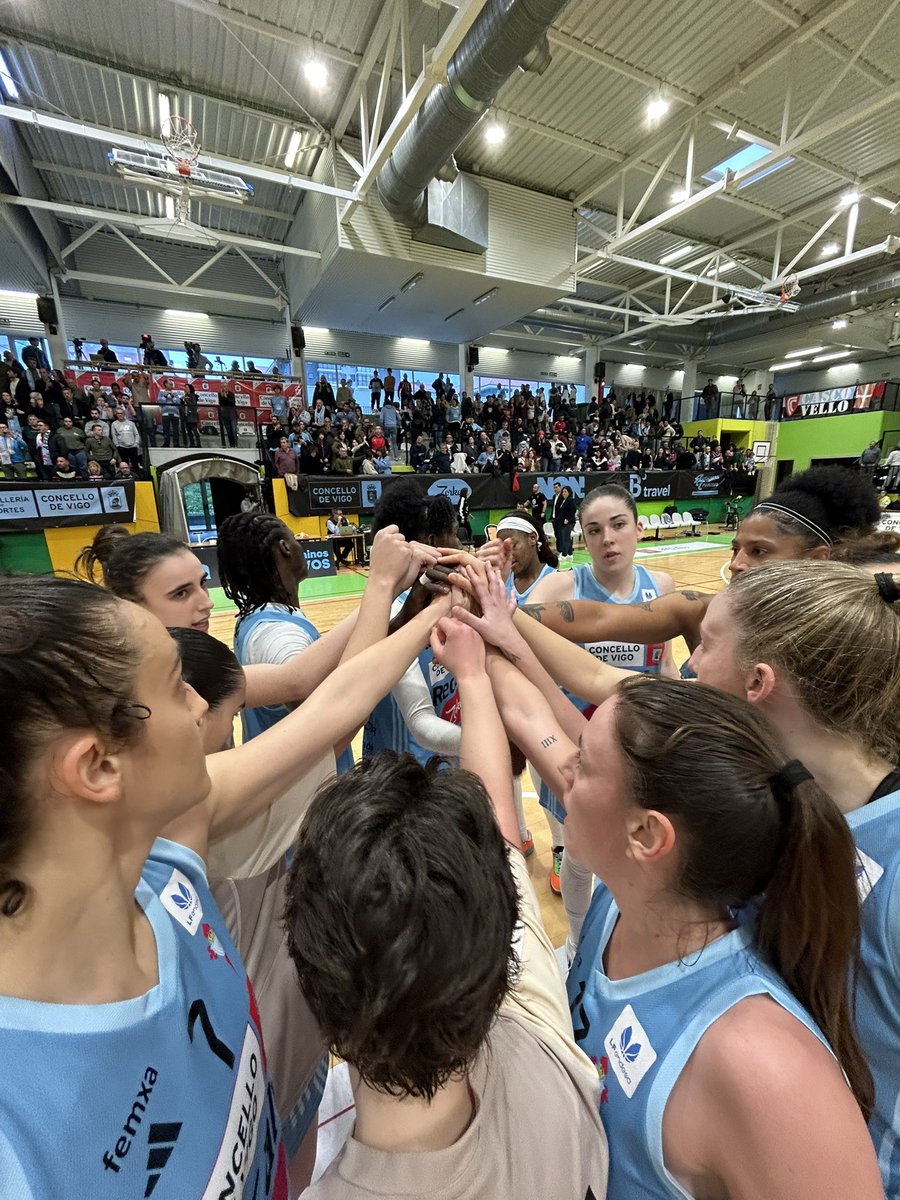 Celtabaloncesto's tweet image. 𝙁𝙊𝙏𝙊𝙂𝘼𝙇𝙀𝙍Í𝘼 🆚 @casademontBZ . 🏀

📸: @FredoCorleone_ 

#CelesteDeCorazón | #EstamosDeVolta