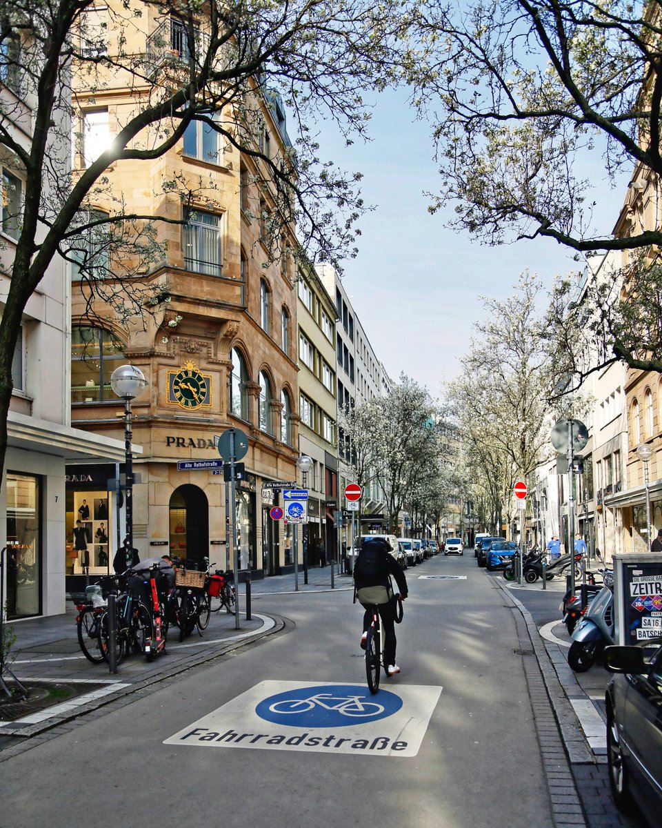 Frankfurt am Main (@stadt_ffm) on Twitter photo Frankfurt, schwing dich aufs Rad! 🛣️ 🚴♂️ Beim Stadtradeln wollen wir auch in diesem Jahr (1. bis 21. Mai) gemeinsam mit euch Kilometer sammeln. Jeder einzelne zählt, um die 1-Million-Kilometer-Marke zu knacken! 💪 🧮
Meldet euch jetzt an 👉 t1p.de/45ddn Frankfurt, schwing dich aufs Rad! 🛣️ 🚴♂️ Beim Stadtradeln wollen wir auch in diesem Jahr (1. bis 21. Mai) gemeinsam mit euch Kilometer sammeln. Jeder einzelne zählt, um die 1-Million-Kilometer-Marke zu knacken! 💪 🧮
Meldet euch jetzt an 👉 t1p.de/45ddn