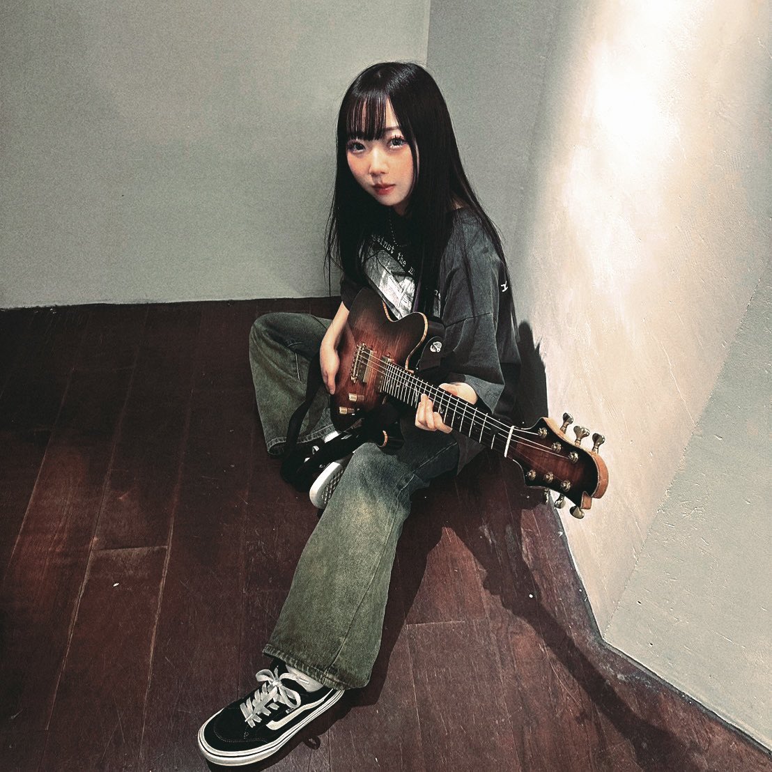 yumika_guitar tweet picture