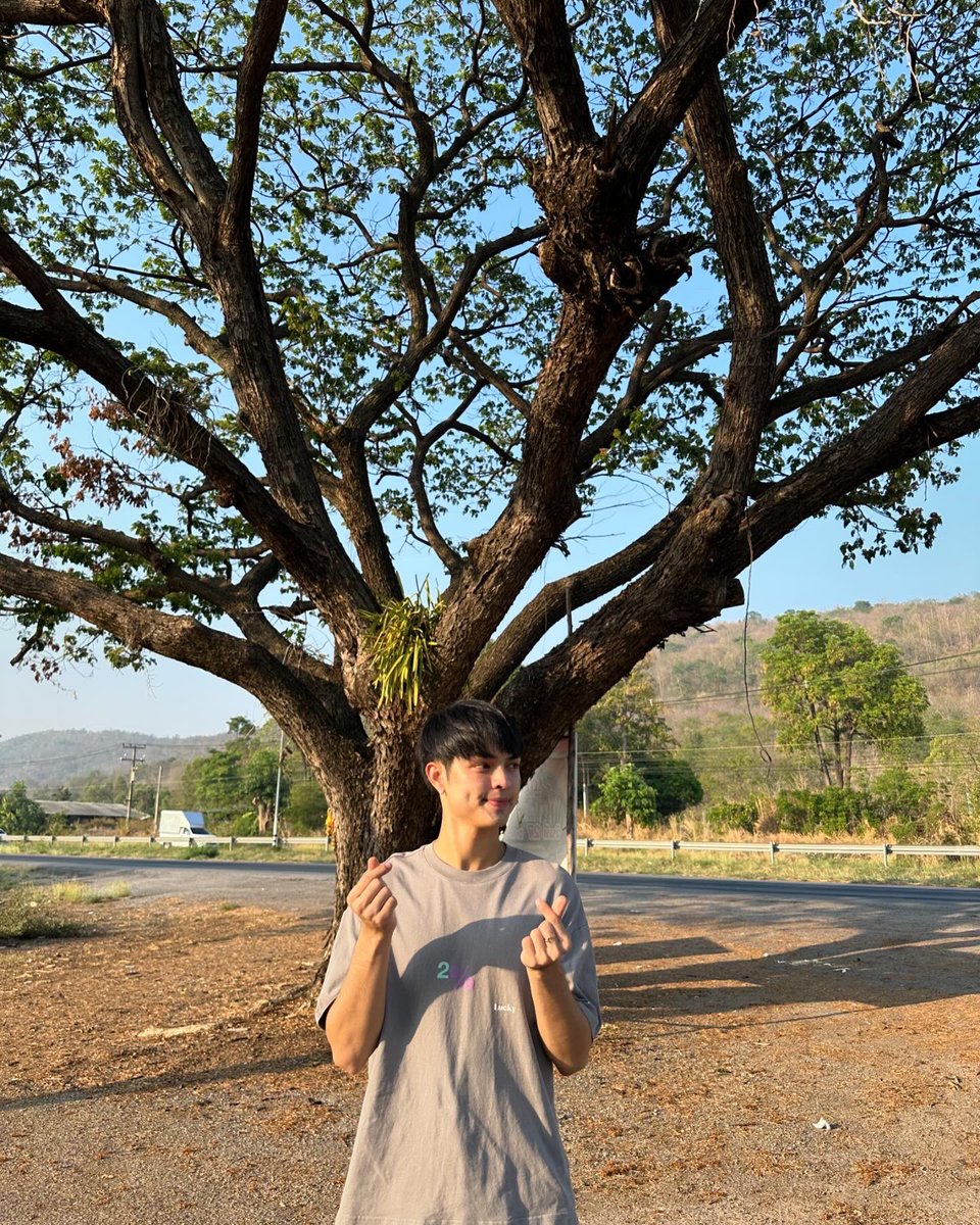 Banksornn's tweet photo. •
จะจีบก็รีบจีบ จะได้น่ารักแค่กับเธอค้าบ#banksornn#ด้อมเด็กวัดเสียงหวาน🧡 https://t.co/2NDB2XwOT5