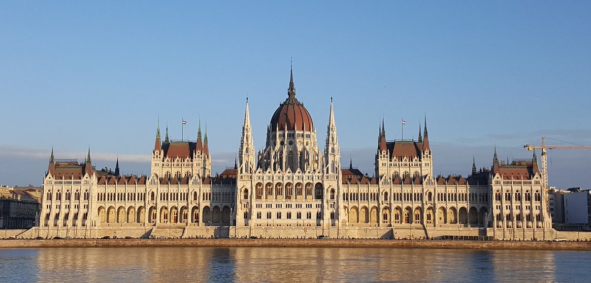 🚨Call for Papers: 8th PSG annual workshop🚨 POPULISM, ANTI-POPULISM, POLARISATION 🗓️19 - 20 September 🇭🇺 Budapest 🔴Keynote speakers: Oliver Marchart & Emilia Palonen ℹ️ More info on our NEW WEBSITE 👇psapopulism.org/events/2024-wo… #populism #polarization