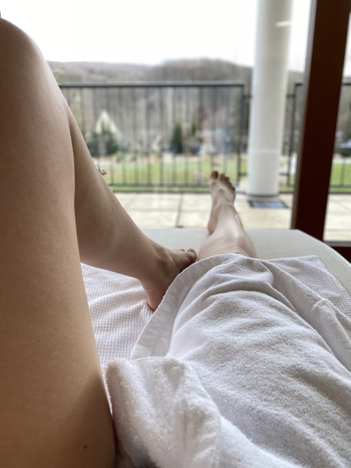 Ready for you - you should write me here ➡️ https://t.co/lqxDaKRHtg 😏 https://t.co/uPjhVYKK58<a href="/tag/mvsales"class="tags"><span>#mvsales</span></a>