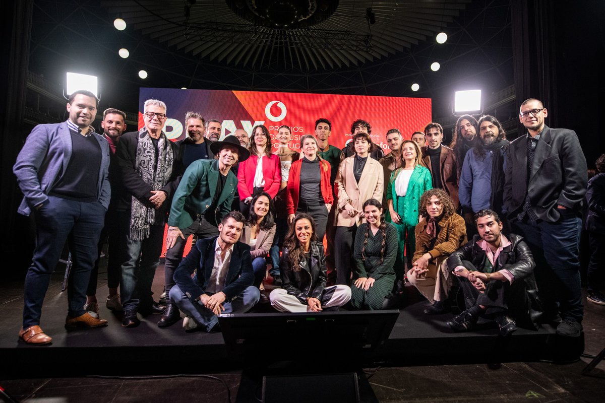 🔔 Os nomeados para a 6.ª edição dos <a href="/playpremiospt/">Play - Prémios da Música Portuguesa</a> foram anunciados ontem, no Coliseu dos Recreios, numa conferência de imprensa.
Os artistas premiados serão conhecidos no dia 16 de maio, no Coliseu dos Recreios. 🏆
Para mais informações, consulte <a href="/playpremiospt/">Play - Prémios da Música Portuguesa</a>.