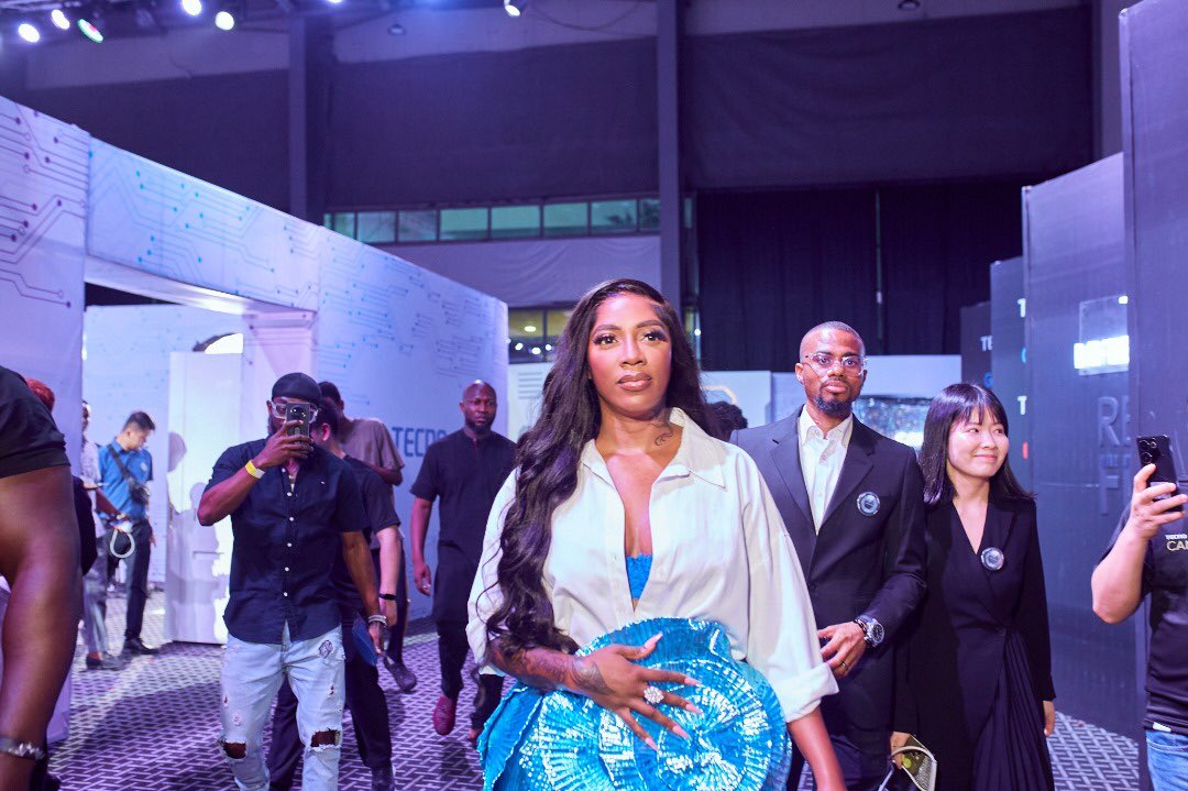 The TECNO CAMON 30 launch event was a night to remember, and Tiwa Savage's performance was the icing on the cake! She brought so much energy and enthusiasm to the stage. #TECNOxTiwaSavage