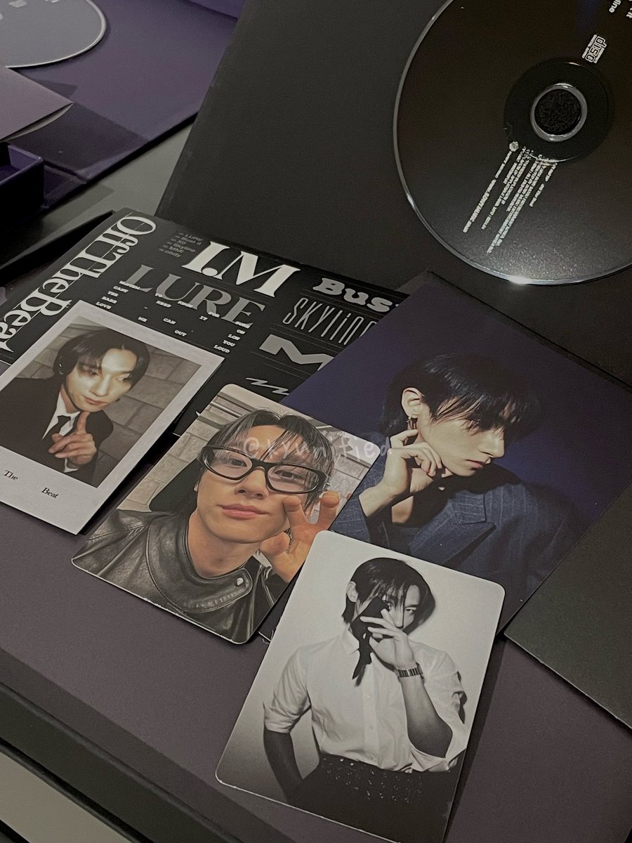 IMyourScent's tweet photo. MANIFESTANDO LA PC KYUN LENTES https://t.co/oSrw5MM19c
