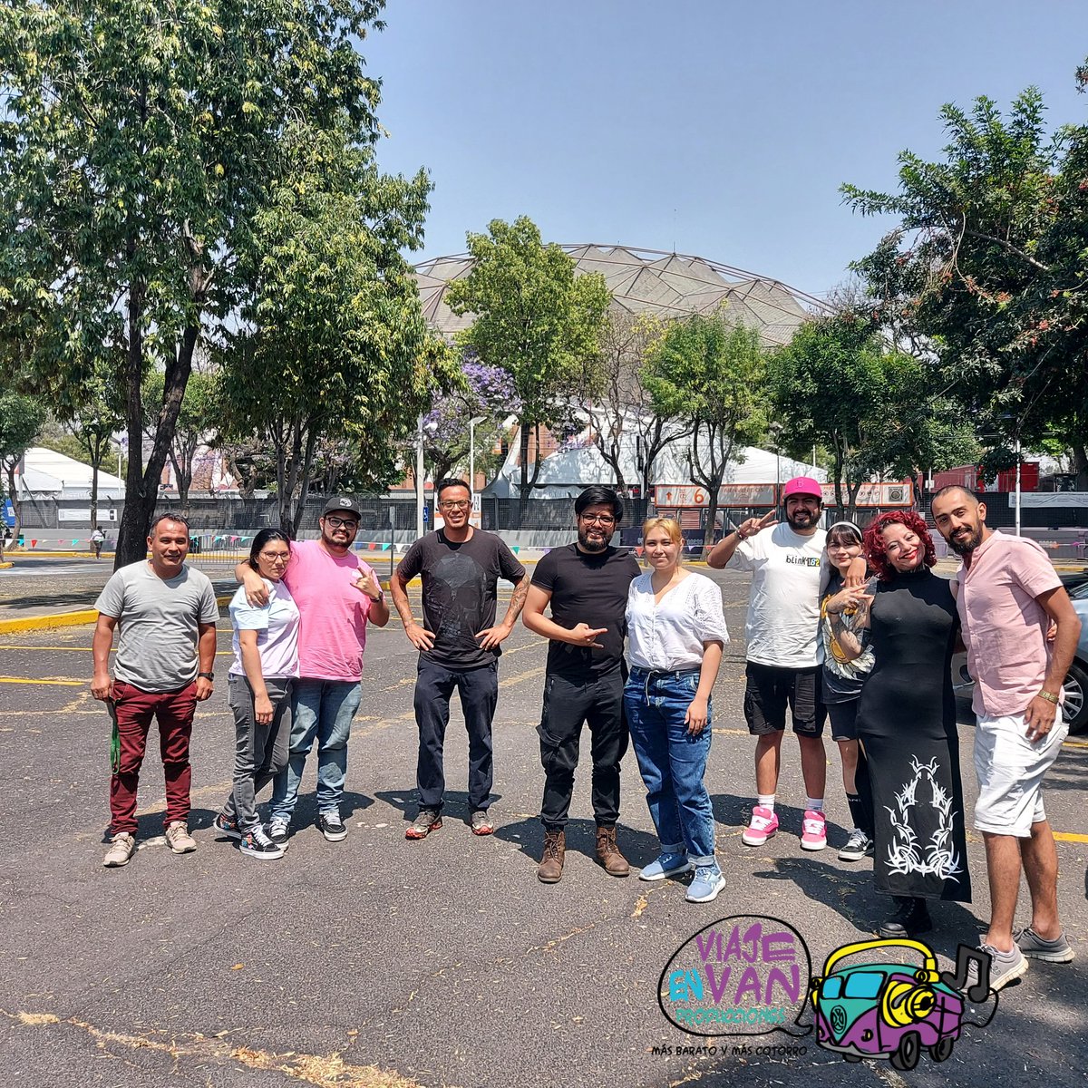 Viajeros!! Muchas gracias por elegirnos pars asistir con nosotros a la primer fecha del concierto de Blink 182 en el Palacio de los Deportes. 
Recuerden que aún tenemos lugares en próximas fechas.
Desde #Xalapa #YoViajoEnVan