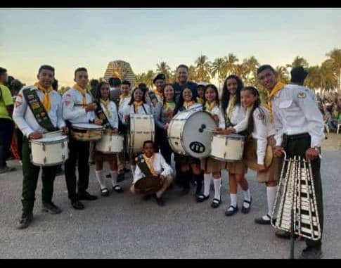 *RECONOCIMIENTO "7 ESTRELLAS" PARA BANDA MARCIAL DE CALABOZO*
Los jóvenes integrantes de la Banda Marcial de Calabozo, recibieron reconocimiento "Placa 7 Estrellas" en el pasado Camporee International UVO-24 realizado en Aguas de Moisés