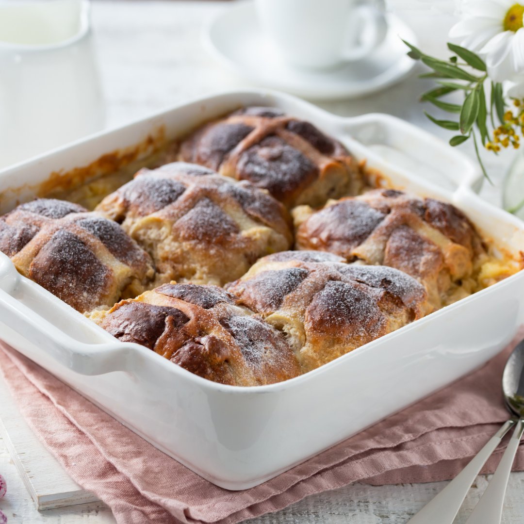 Bought too many hot cross buns? You can simply freeze❄️ them for another day. If there’s no room in the freezer or you’ve got some stale buns on your hands, why not give this delicious hot cross bun & lemon pudding recipe a go. A real treat!😋 #FoodSavvy foodsavvy.org.uk/easter