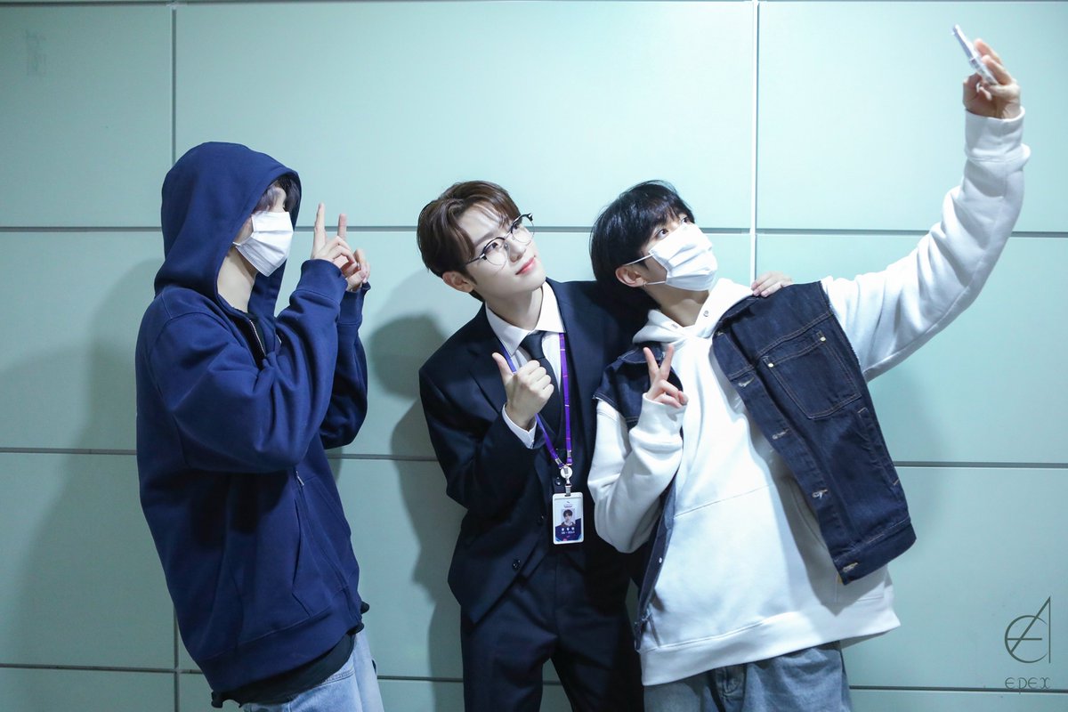 동현이 엠씨 응원하러간 04즈 .ᐟ.ᐟ