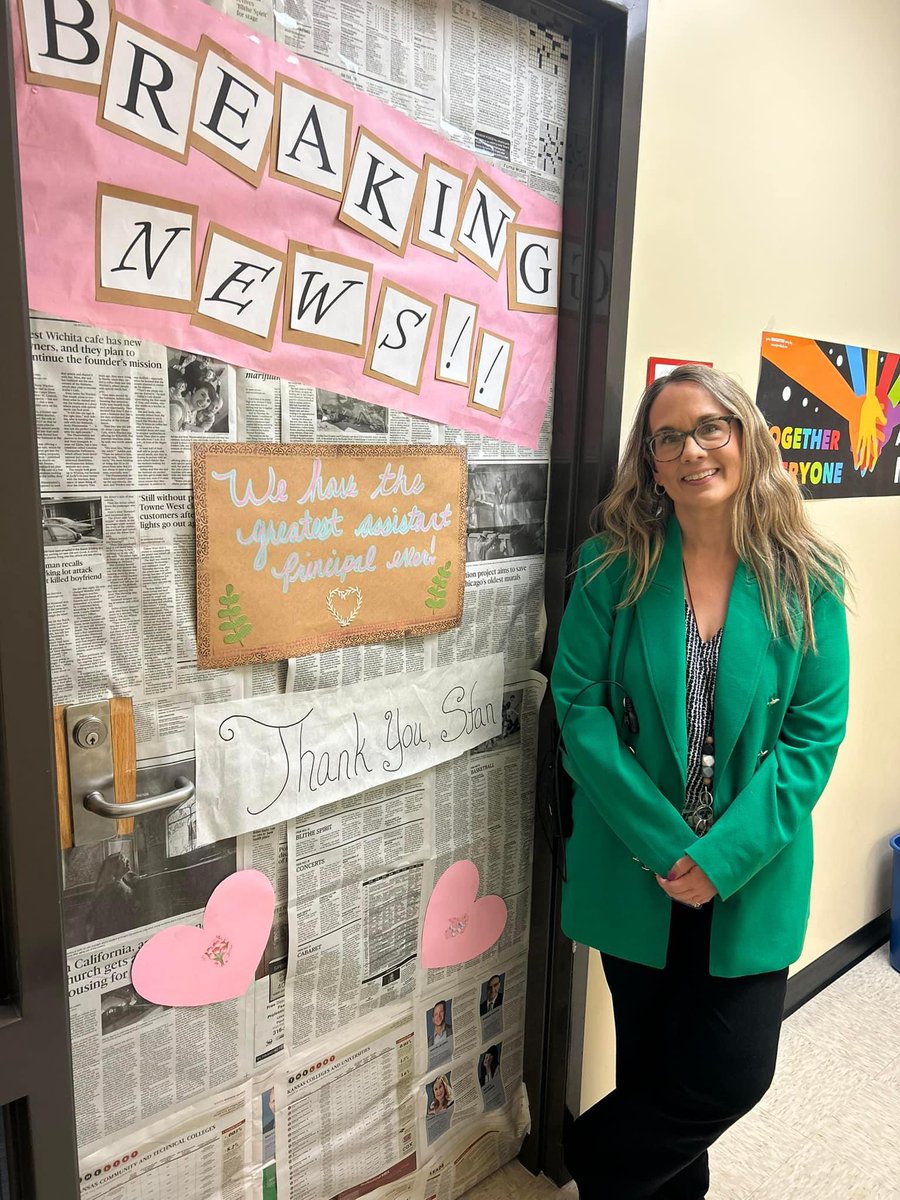muellerusd259's tweet photo. This week is National Assistant Principal week and Mueller has the absolute best!! We are so lucky to have the amazing Mrs. Stan holding it down at Mueller! Thank you for everything you do for our staff and students Mrs. Stan! #wpsproud #dreambelieveachieve https://t.co/hZ2ruFeUmN