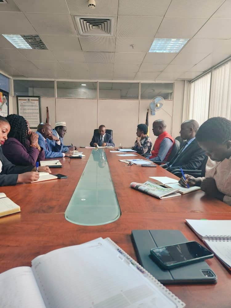 This morning, the Minister @MagyeziRalph of @MoLGUganda Met with Kira MC Leadership, Uganda Railways corporation, MOWT and the department of Urban Administration over an eviction operation along the Railway reserve area.