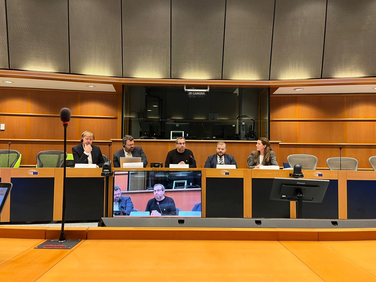 Respect for #HumanRights in partnerships between NGOs, companies and local training centres is possible, both in Europe and beyond. We thank MEP @Ibangarciadb for hosting the Salesian family at the EU Parliament and promoting a constructive dialogue on #CSDDD! #youth