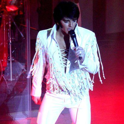 Tommy Holland and The Rising Sun Band bring you the BEST Elvis hits all evening on Friday 24th May! Put on your Blue Suede Shoes and get on the dance floor!👀 ELVIS : AS IT WAS 🎟 - buff.ly/3qw69u0 #elvis #elvispresley
