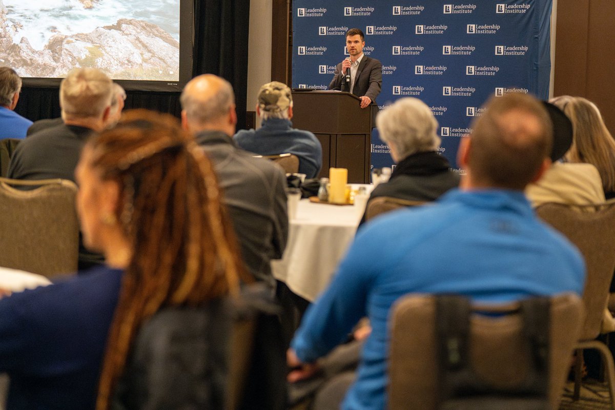 LeadershipInst's tweet image. Ready to elevate your political game? 🌟 Discover a world of opportunity with our comprehensive training calendar. From grassroots mobilization to digital campaigning, see our upcoming schedule:

➡️ hubs.la/Q02rxzHg0