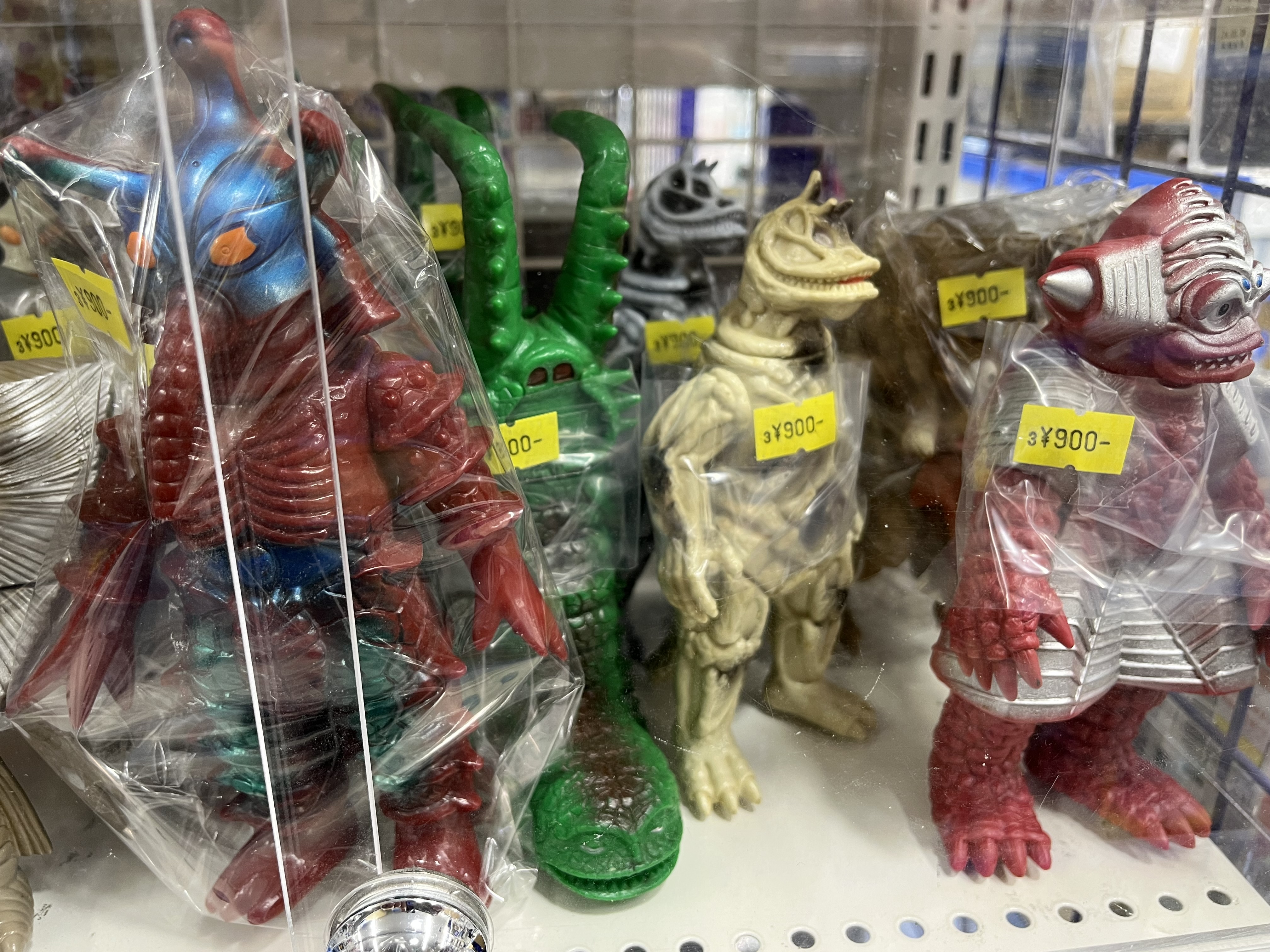 【ジャンク品】80〜90年代 ウルトラマン 怪獣 ソフビ 48体 まとめ売り Yahoo!オークション - ジャンク ウルトラマン ウルトラ怪獣