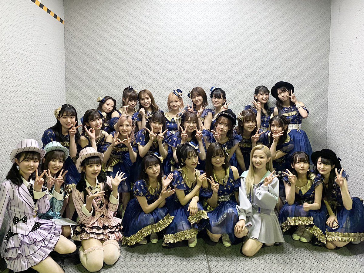 rira__0330's tweet photo. チーム8デビュー10周年おめでとう🐝
あの日初めてみんなに会った日から今日までどれもこれも素敵な思い出ばっかりで全てが宝物です❕
またいつかみんなで集まれることを夢見て私も頑張る＾＾ https://t.co/4SI6P1w3qV