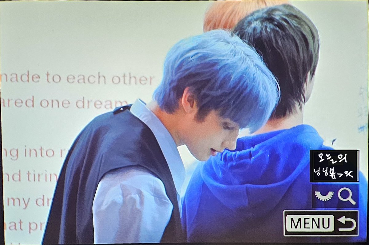 kaifairy_'s tweet photo. 240403 사웨 팬싸

팝업 구경 중 🌊🤍
#HUENINGKAI #휴닝카이 #투바투
#TXT #TOMORROW_x_TOGETHER https://t.co/TY8zubIgzv
