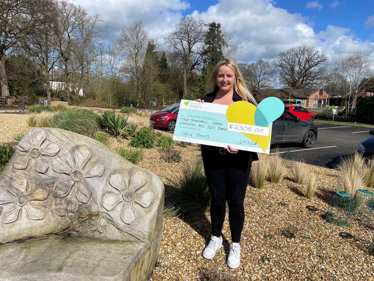 While boxer Jade may have lost her Ultra White Collar fight, she certainly won the fundraising battle as she has raised more than £2,300 in memory of her friend Abby who we cared for. What a star! Thank you Jade.