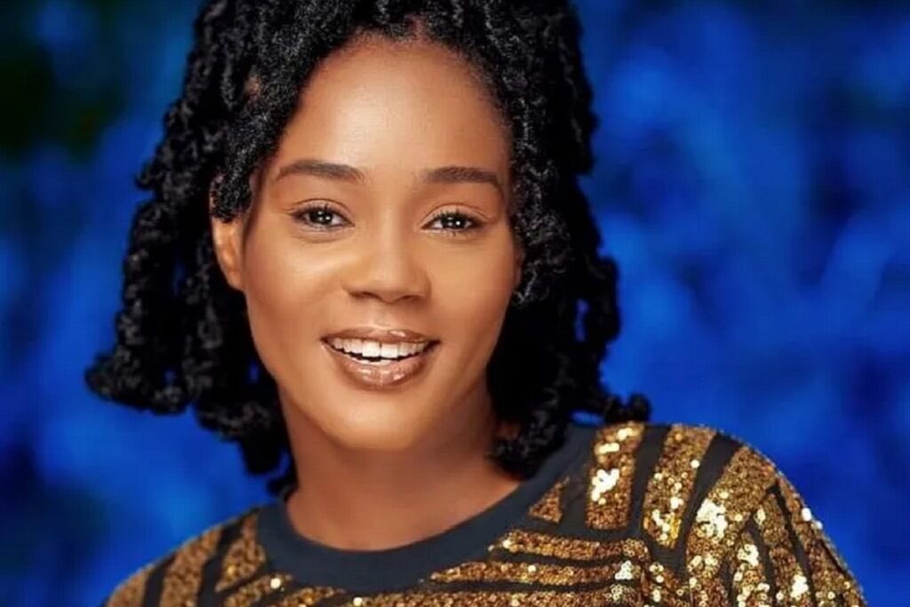 Whitney Houston 🇺🇸            Almok🇹🇬