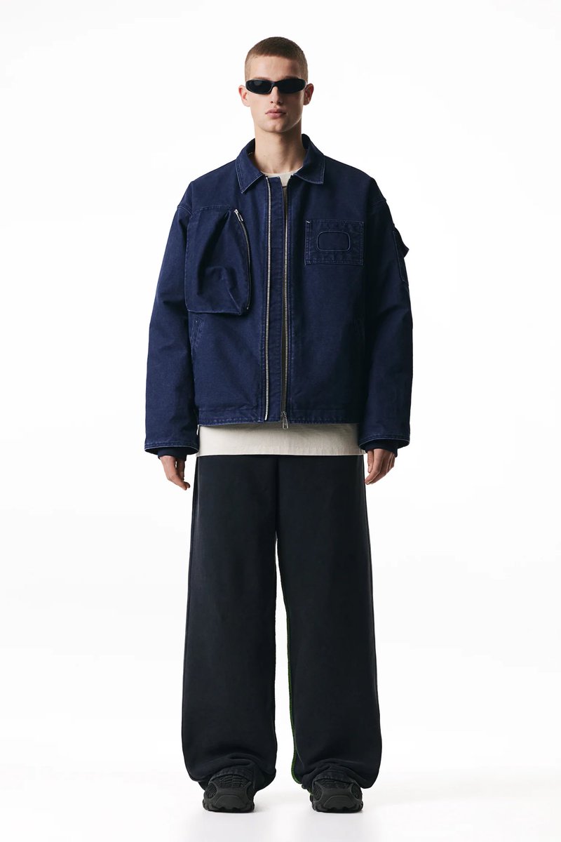 StreetFashion01's tweet photo. H&amp;M by Heron Preston!🖤 https://t.co/8p3AV0X7Gc
