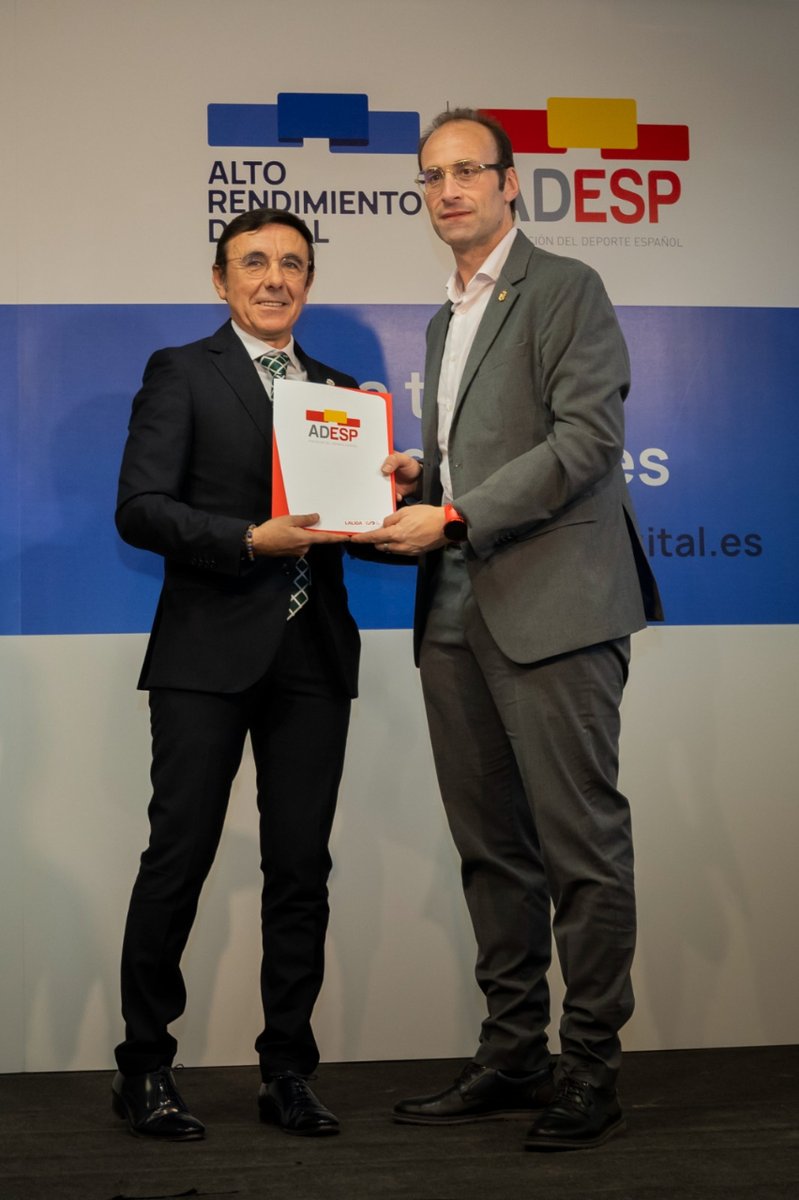deporte_na's tweet photo. El #INDAF otorgará 40 becas a deportistas de alto nivel para formación digital

🗣️El director gerente @jorgeaguiovi  , valora el programa como una “muy buena oportunidad de desarrollo profesional”.

@depespana

🔗Info: https://t.co/TZ9GBZf28d

#Navarra #FormacionDigital https://t.co/CxcvES8bfj
