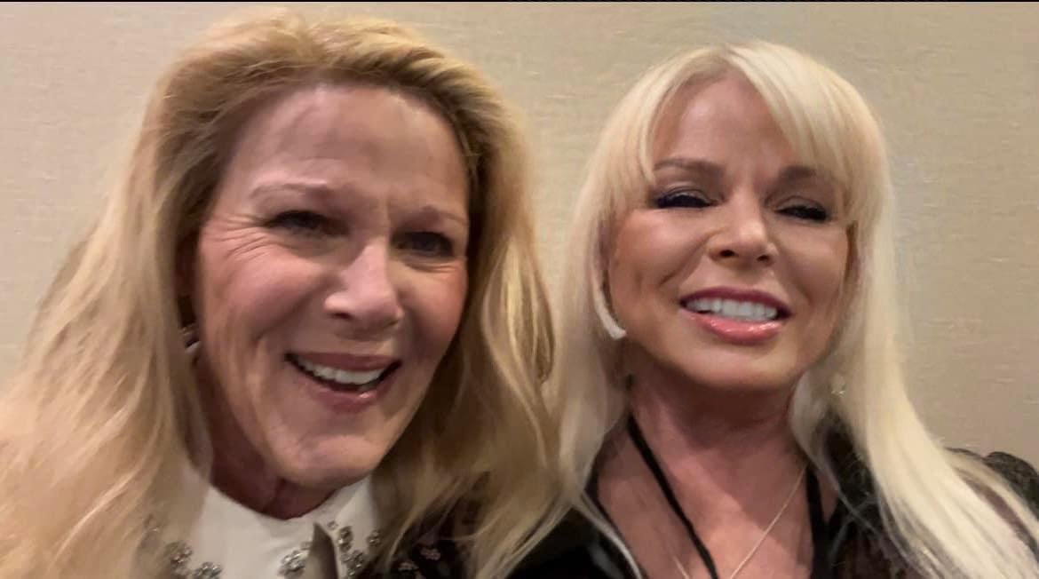 Share a #smile, share a few #laughs, share the #love. It makes the world a better place. My dear friend Alley Mills and I know that message well. #ko #alleymills #hollywoodentertainmentnews
#queenoftheparanormal #kadrolshaonacarole
#tv