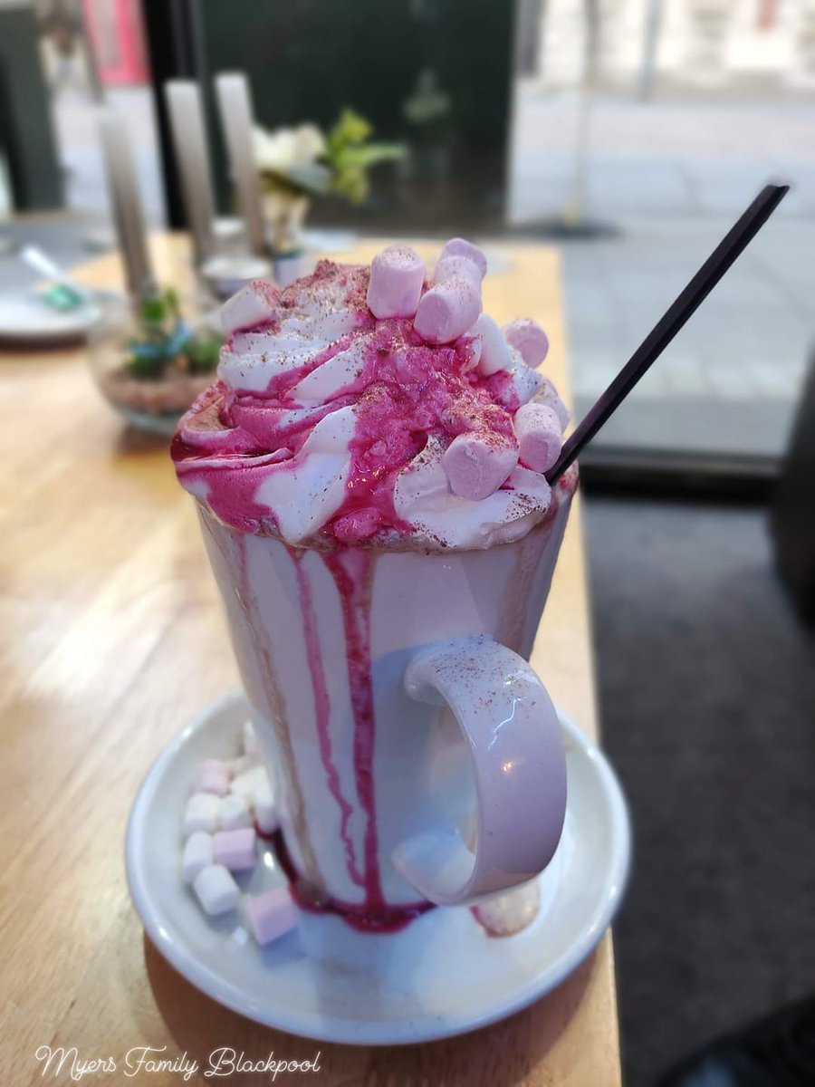 MyersFamVlogs's tweet photo. Have you been to Cafe 25 on Abingdon street in Blackpool?
A family fun cafe that caters for gluten free, vegan, veggie and meat eaters

Their flavoured hot chocolates are absolutely delicious! 
This is the cherry deluxe 😋

#blackpool #cafe25  #hotchocolate #Review https://t.co/Rs9Zsr1Jh9