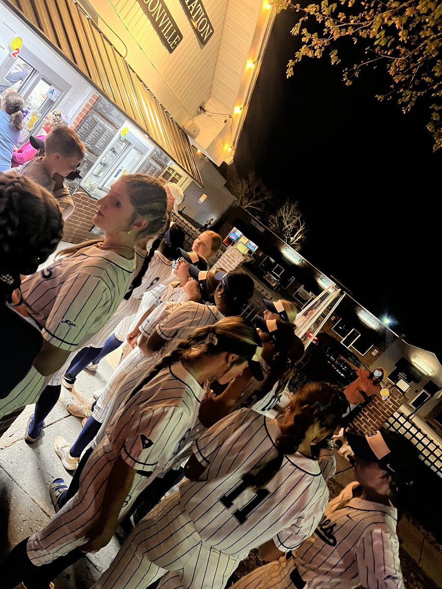 Byrnes_Softball's tweet photo. Celebrated our win and the official start of our spring break by visiting The Ice Cream Station in Simpsonville 🍦🍦🍦 
#Team38 | #BeAboutIt https://t.co/txX4470RDy