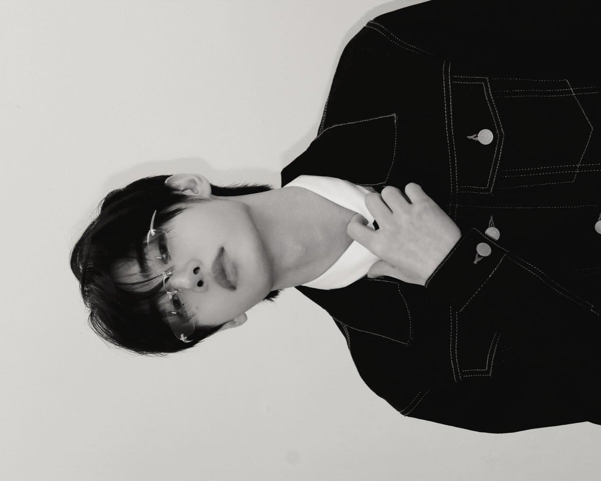 pshmew's tweet photo. sunghoon’s update these days … 🖤 https://t.co/N5vQCVxYMq