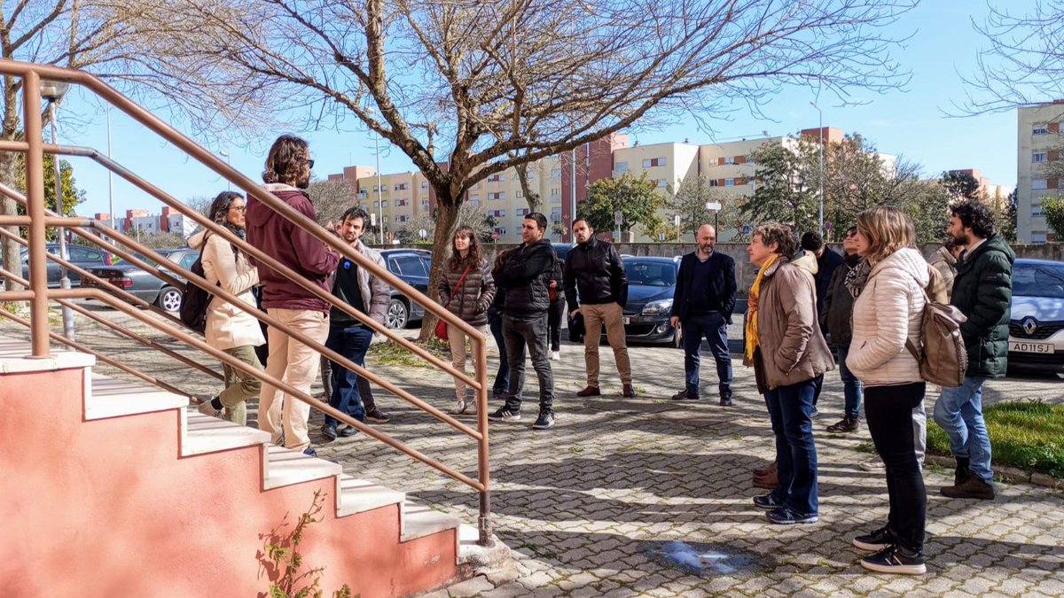 🌞The #Sun4All study visit in Almada 🇵🇹 was full of insights on the fight against #energypoverty! Participants exchanged ideas and addressed common challenges. Thanks @CMAlmada and @AgenealA ✨#RenewableEnergy #CommunityAction

Read more on Sun4All website and get involved!