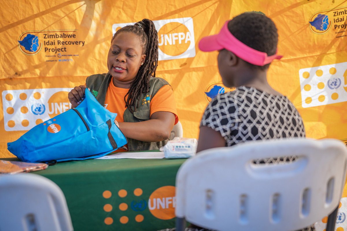 Disease outbreaks often worsen existing inequalities. As we grapple with this #CholeraOutbreak in 🇿🇼, young girls & women may face increased risks. UNFPA supports gender-sensitive responses to crises, ensuring everyone's needs are met. #GenderEquality #LeaveNoOneBehind